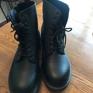 Doc Martens women’s black boots